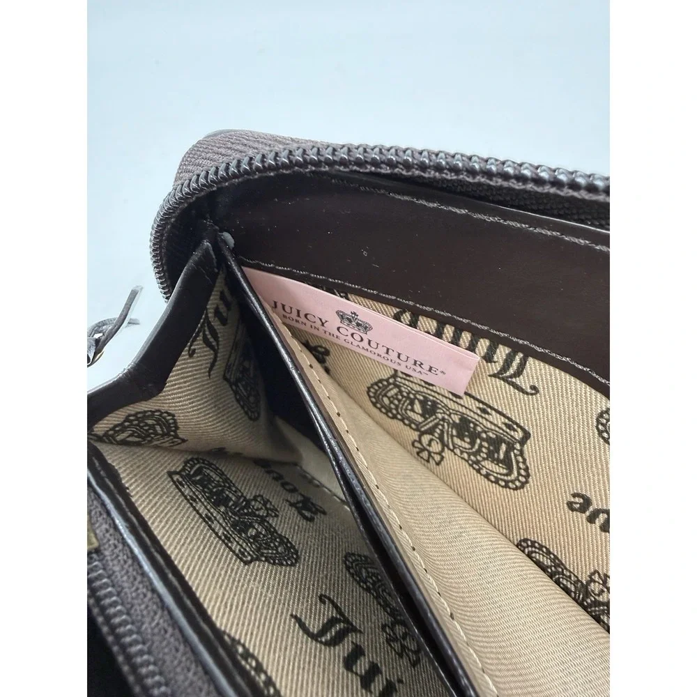 NWT Y2K Juicy Couture Zip Around Velour Wallet Color Green